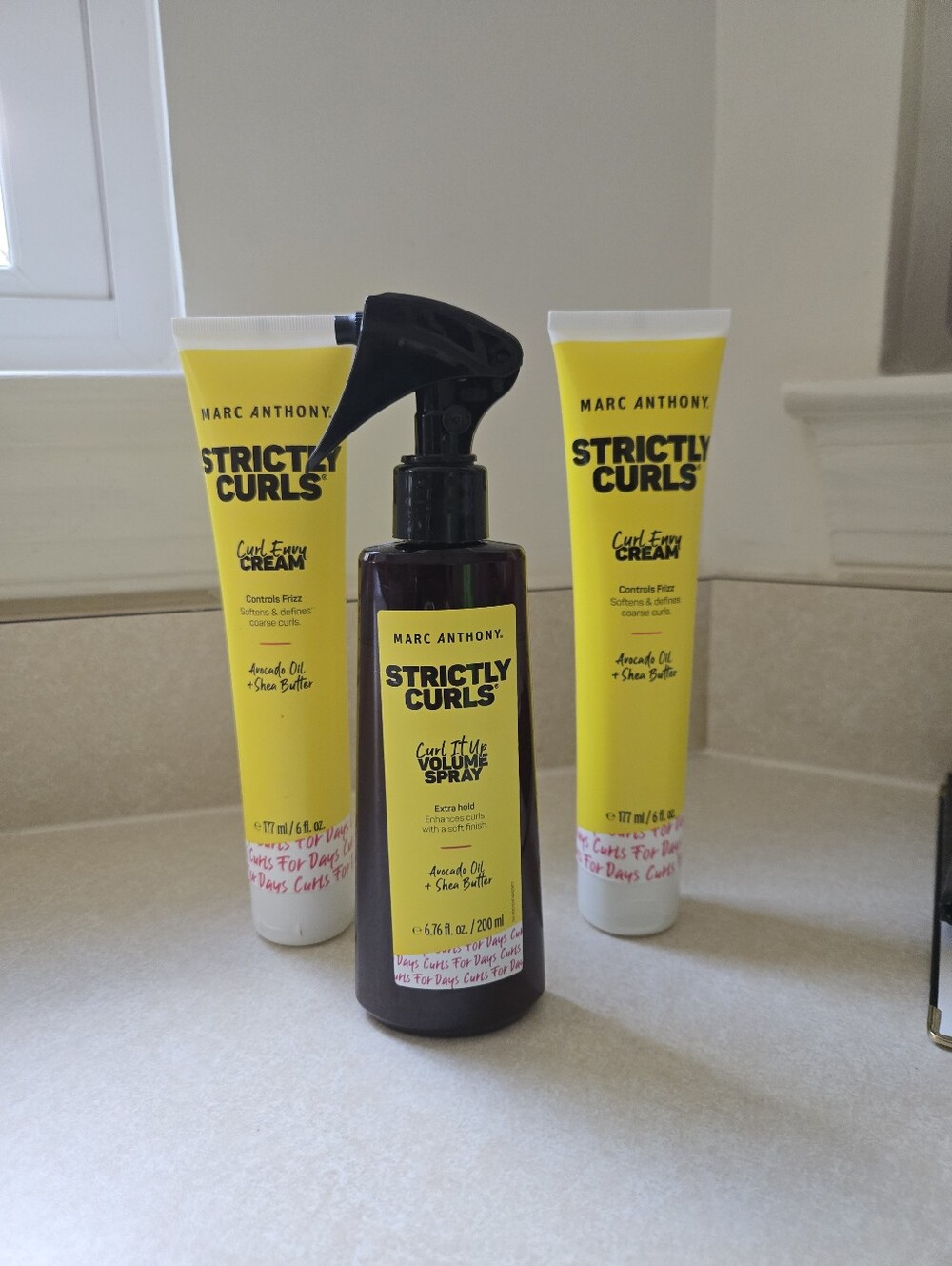 NEW!!! 3 Pieces Marc Anthony Strictly Curls Set in Bright Yellow & Black